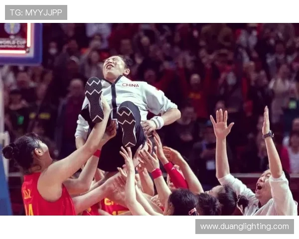 北京篮球队在世界杯舞台上的拼搏历程与荣耀追寻 北京篮球队在世界杯舞台上的拼搏历程与荣耀追寻