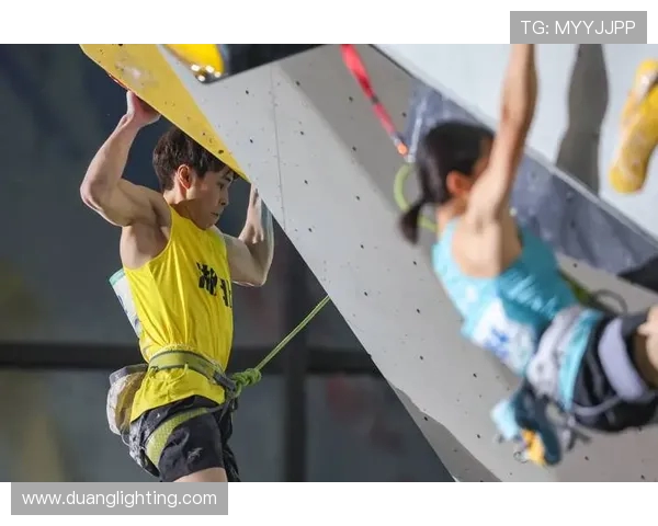 成都极限运动队的崛起与奋斗历程在世界攀岩锦标赛中的精彩表现