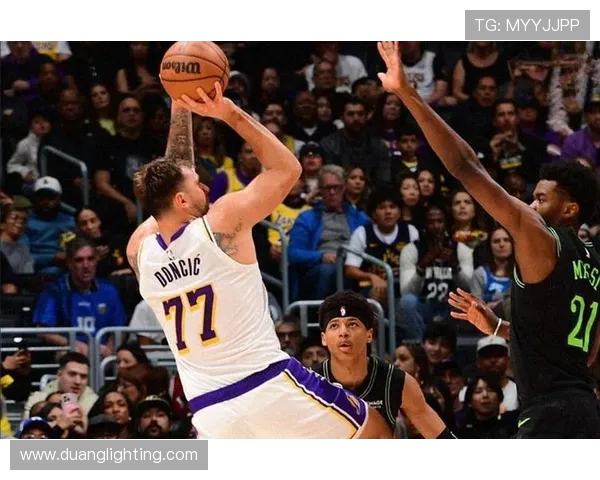 2017年鹈鹕与湖人激战回顾:精彩瞬间与球员表现分析 2017年鹈鹕与湖人激战回顾:精彩瞬间与球员表现分析