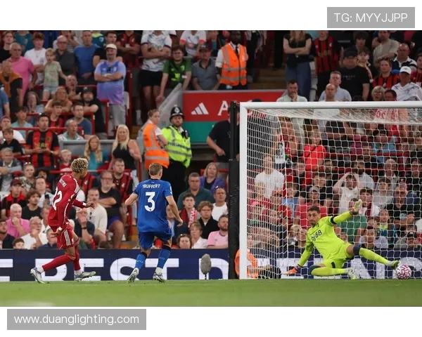 兹沃勒与埃因霍温的精彩对决结果揭晓,赛季走势分析与球员表现点评