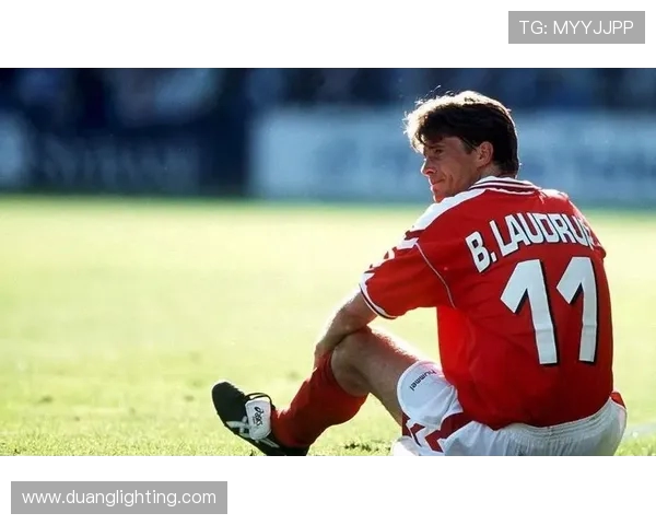 库尔图瓦：守门员之王如何在绿茵场上书写传奇篇章