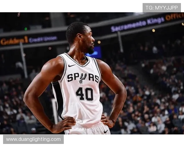 文班亚马法国队首次亮相狂砍27分震撼意大利吸引众多NBA球探关注 文班亚马法国队首次亮相狂砍27分震撼意大利吸引众多NBA球探关注