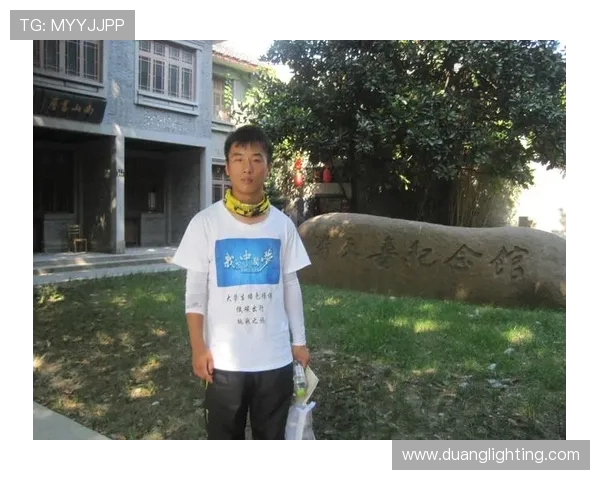 焦泊乔的奋斗历程与人生哲学探索：从平凡到卓越的心路历程