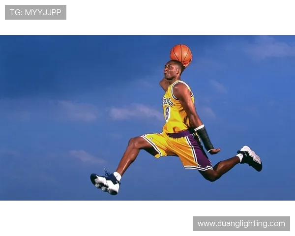 科比布莱恩特传奇人生回顾:从天才少年到篮球之神的辉煌历程 科比布莱恩特传奇人生回顾:从天才少年到篮球之神的辉煌历程