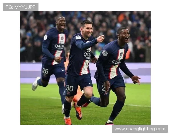 艾宁顿与马赛的精彩对决揭示足球战术与团队合作的魅力