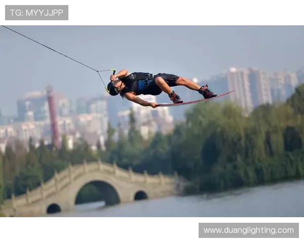 成都极限运动队包夹战术分析与成败经验分享