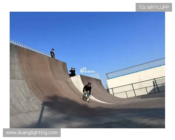 深圳滑板队中路突破分析：成功与失误的深度剖析与反思