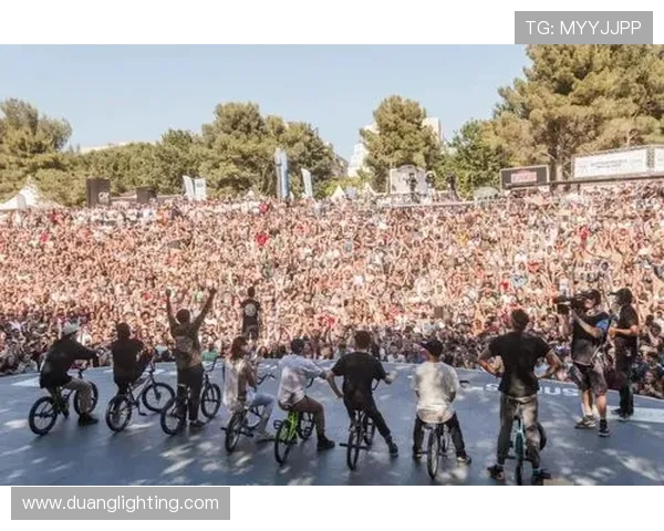 上海极限运动队在世界街舞大赛中以53分稳居积分榜首位